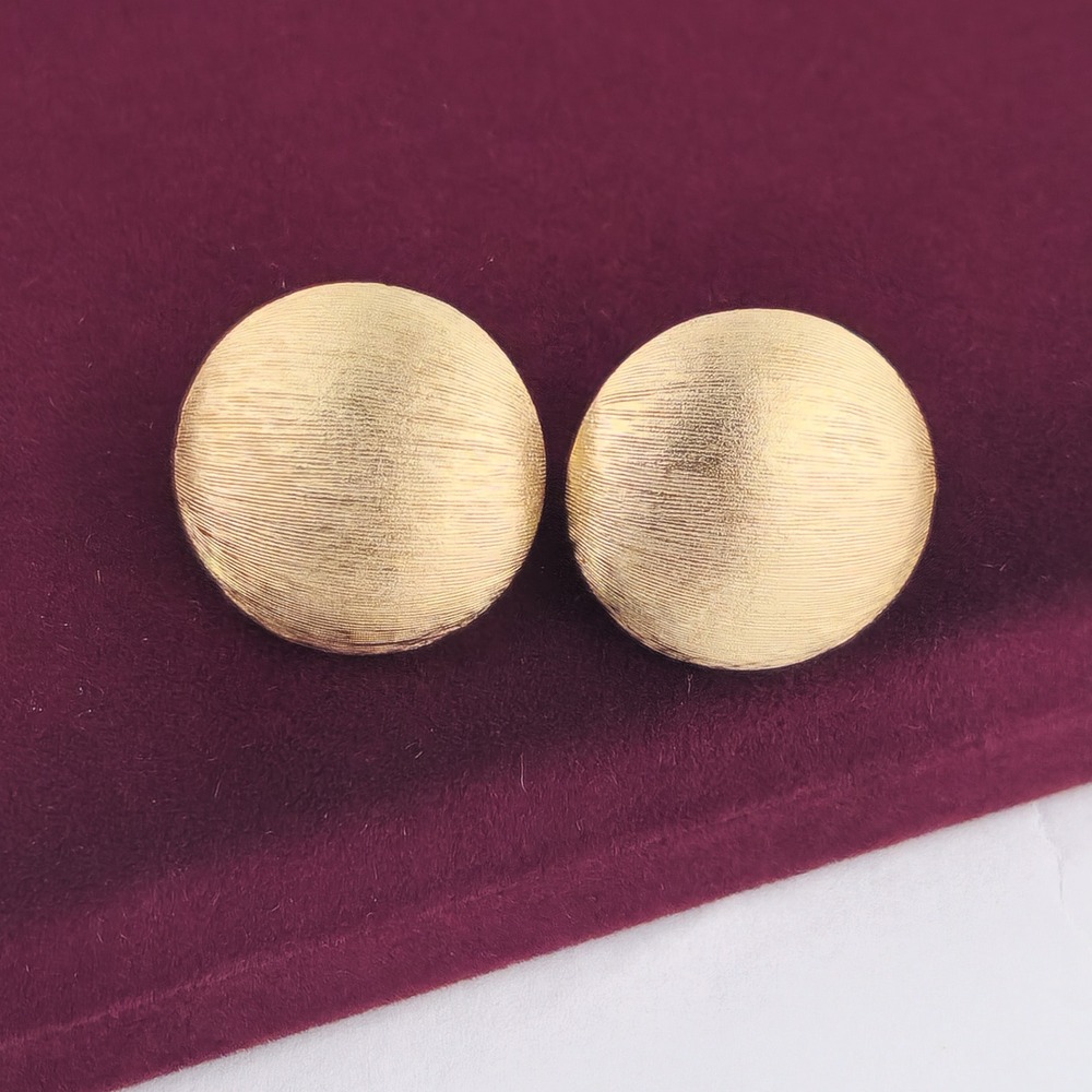 Trifari Vintage Gold Tone Brushed Textured Dome Round Clip On‎ Earrings